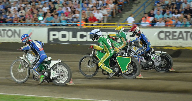 Kibice ponieśli Byki do triumfu (zdjęcia)