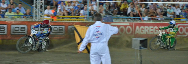 Kibice ponieśli Byki do triumfu (zdjęcia)