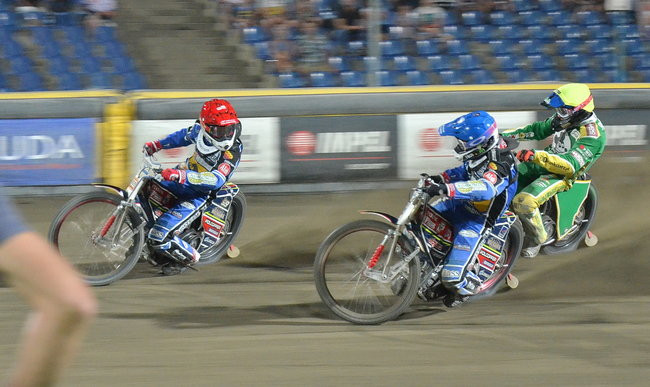 Kibice ponieśli Byki do triumfu (zdjęcia)