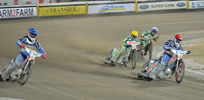 Kibice ponieśli Byki do triumfu (zdjęcia)