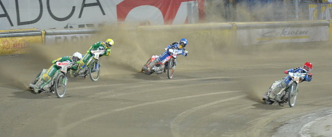 Kibice ponieśli Byki do triumfu (zdjęcia)