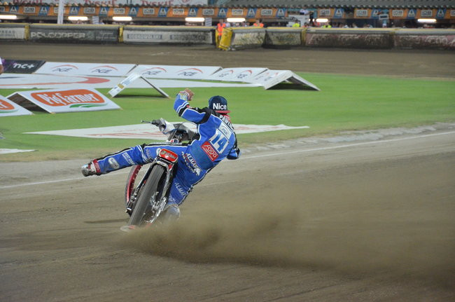 Kibice ponieśli Byki do triumfu (zdjęcia)