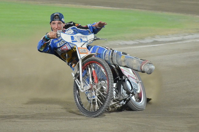 Kibice ponieśli Byki do triumfu (zdjęcia)