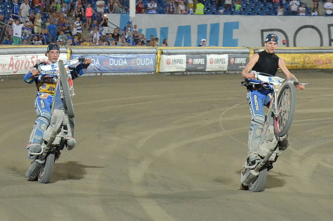 Kibice ponieśli Byki do triumfu (zdjęcia)