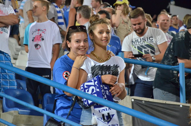 Kibice ponieśli Byki do triumfu (zdjęcia)