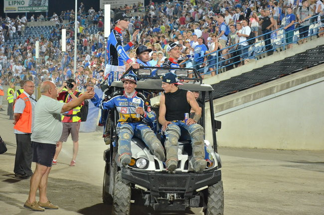 Kibice ponieśli Byki do triumfu (zdjęcia)