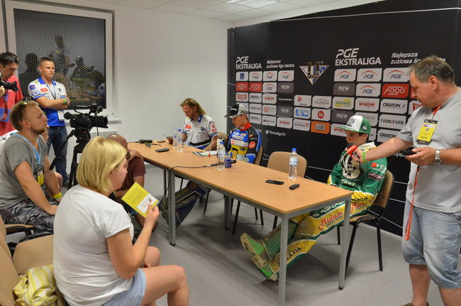 Kibice ponieśli Byki do triumfu (zdjęcia)