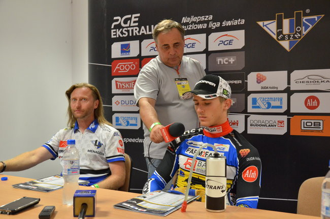 Kibice ponieśli Byki do triumfu (zdjęcia)