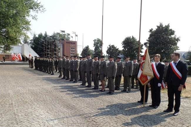 Święto Wojska Polskiego w Lesznie (zdjęcia)