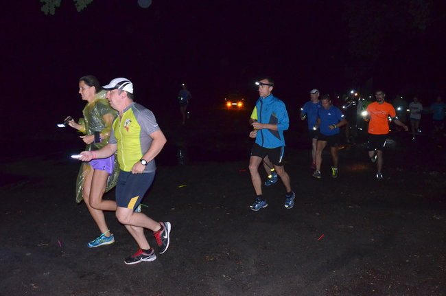 Nocny jubileusz Parkrunu Leszno (zdjęcia)