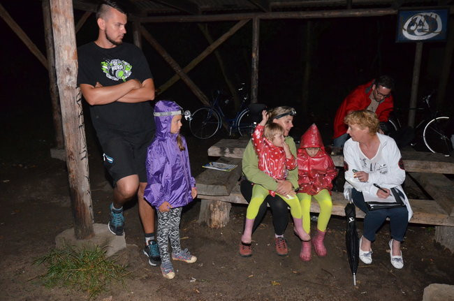 Nocny jubileusz Parkrunu Leszno (zdjęcia)