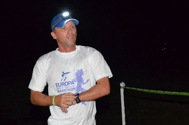 Nocny jubileusz Parkrunu Leszno (zdjęcia)