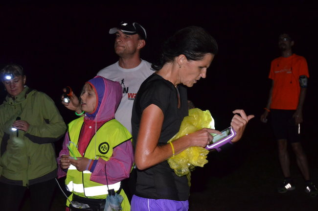 Nocny jubileusz Parkrunu Leszno (zdjęcia)