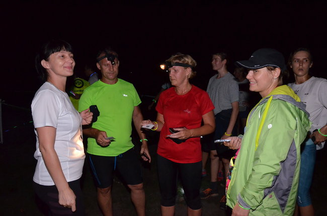 Nocny jubileusz Parkrunu Leszno (zdjęcia)