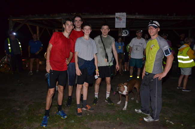 Nocny jubileusz Parkrunu Leszno (zdjęcia)