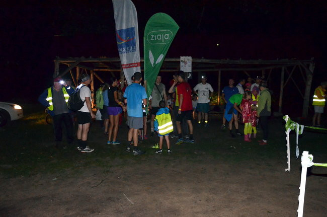 Nocny jubileusz Parkrunu Leszno (zdjęcia)