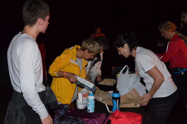 Nocny jubileusz Parkrunu Leszno (zdjęcia)