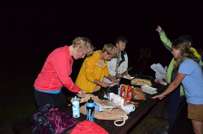 Nocny jubileusz Parkrunu Leszno (zdjęcia)