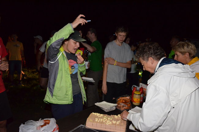Nocny jubileusz Parkrunu Leszno (zdjęcia)