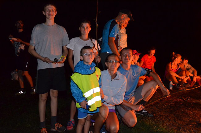 Nocny jubileusz Parkrunu Leszno (zdjęcia)