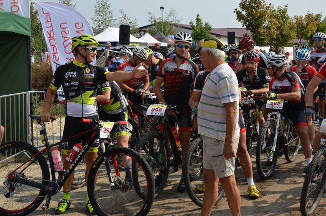 Policyjny Maraton w Przybyszewie (zdjęcia)