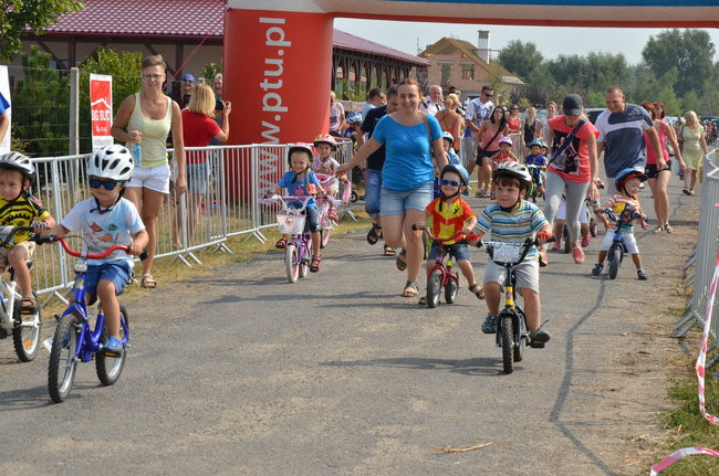 Policyjny Maraton w Przybyszewie (zdjęcia)