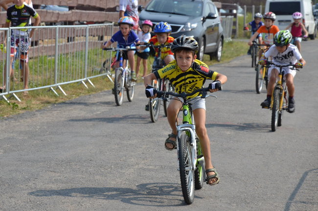 Policyjny Maraton w Przybyszewie (zdjęcia)
