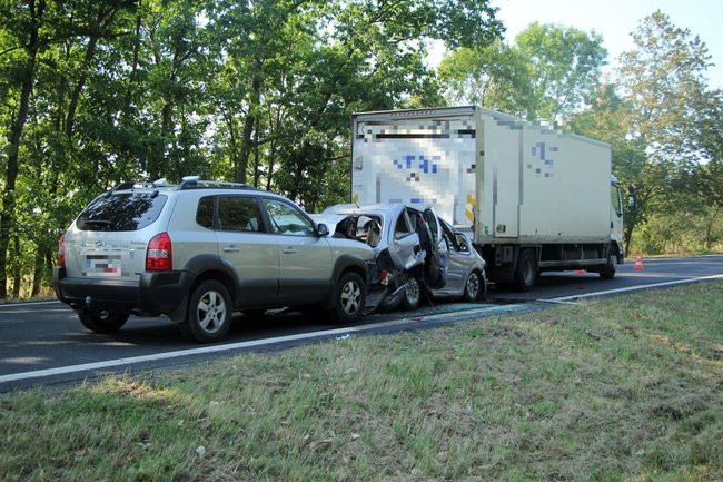 Zderzenie trzech aut koło Augustowa (zdjęcia)