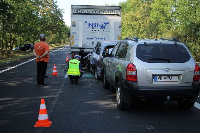 Zderzenie trzech aut koło Augustowa (zdjęcia)