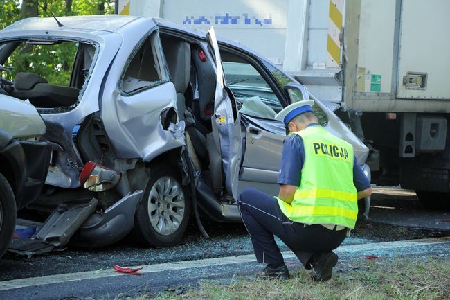 Zderzenie trzech aut koło Augustowa (zdjęcia)