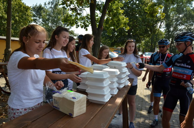 Pięciuset kolarzy na szlaku Don Kichota  (zdjęcia)