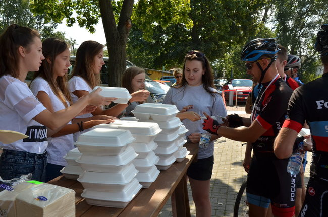 Pięciuset kolarzy na szlaku Don Kichota  (zdjęcia)