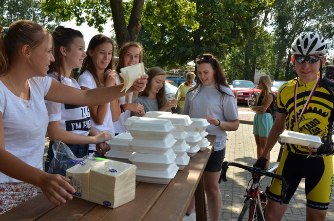 Pięciuset kolarzy na szlaku Don Kichota  (zdjęcia)