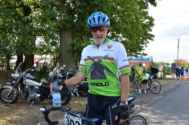 Pięciuset kolarzy na szlaku Don Kichota  (zdjęcia)