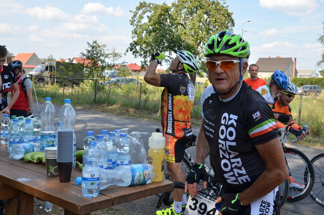 Pięciuset kolarzy na szlaku Don Kichota  (zdjęcia)