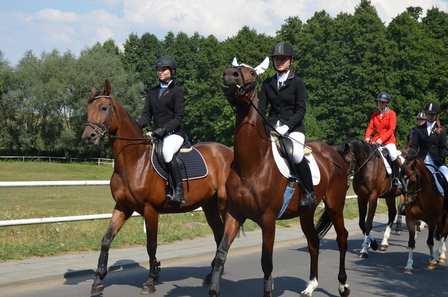 W Jeziorkach częstowano chlebem (zdjęcia)