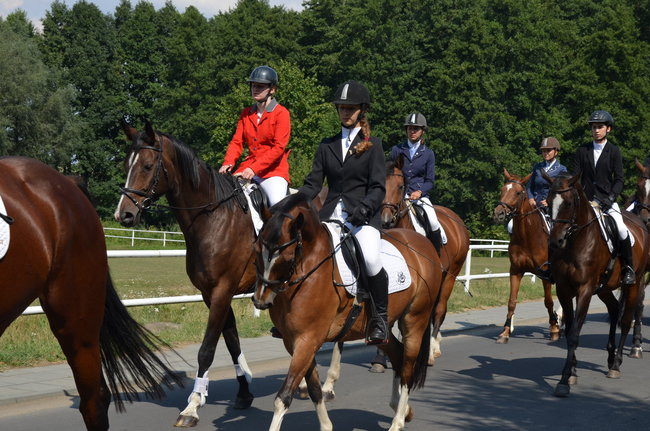 W Jeziorkach częstowano chlebem (zdjęcia)