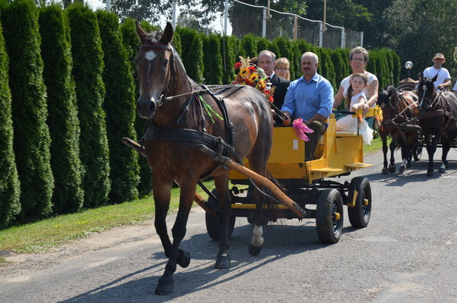 W Jeziorkach częstowano chlebem (zdjęcia)