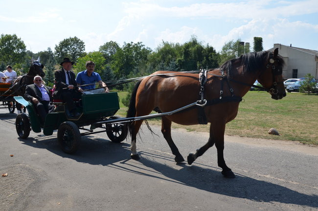W Jeziorkach częstowano chlebem (zdjęcia)