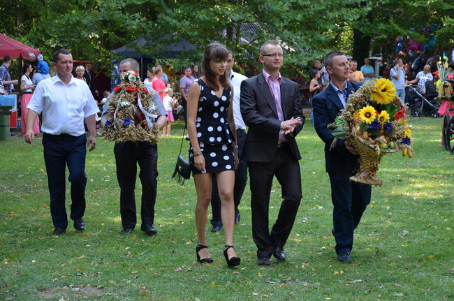 W Jeziorkach częstowano chlebem (zdjęcia)