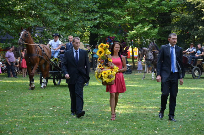 W Jeziorkach częstowano chlebem (zdjęcia)