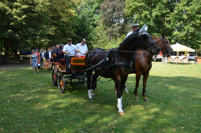 W Jeziorkach częstowano chlebem (zdjęcia)