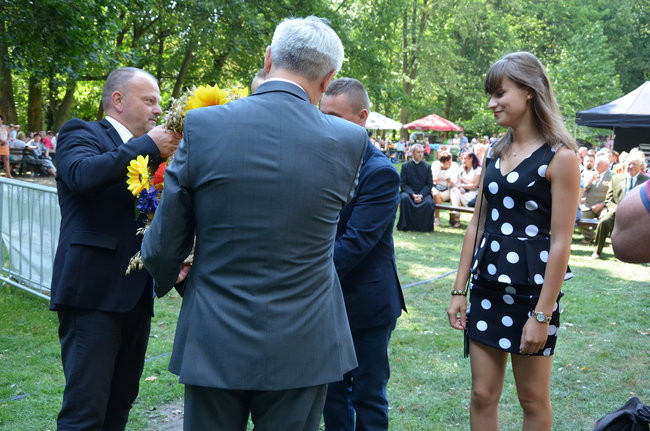 W Jeziorkach częstowano chlebem (zdjęcia)