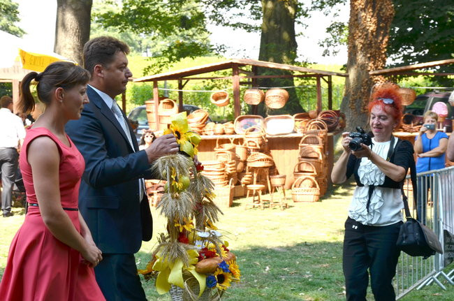 W Jeziorkach częstowano chlebem (zdjęcia)