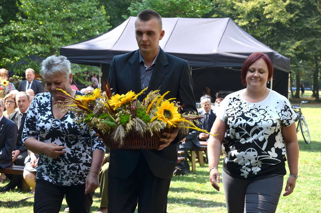 W Jeziorkach częstowano chlebem (zdjęcia)