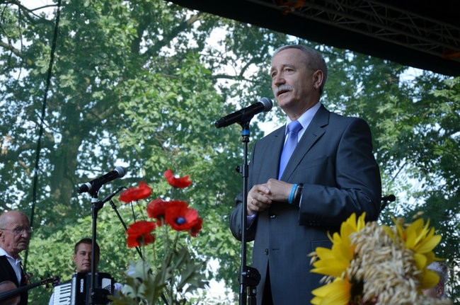 W Jeziorkach częstowano chlebem (zdjęcia)