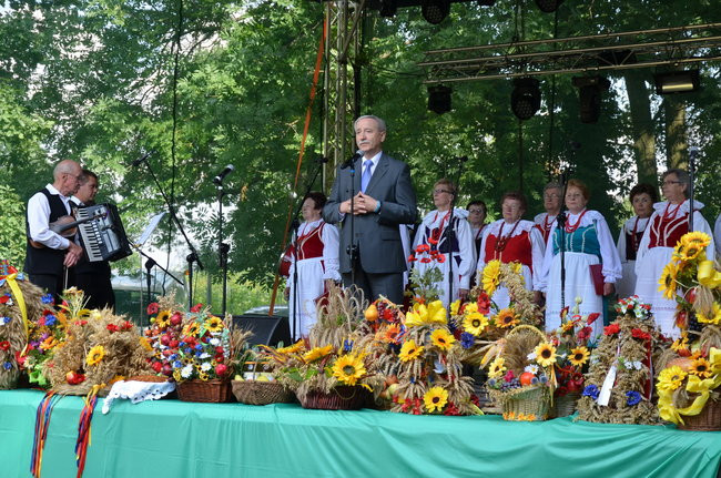 W Jeziorkach częstowano chlebem (zdjęcia)
