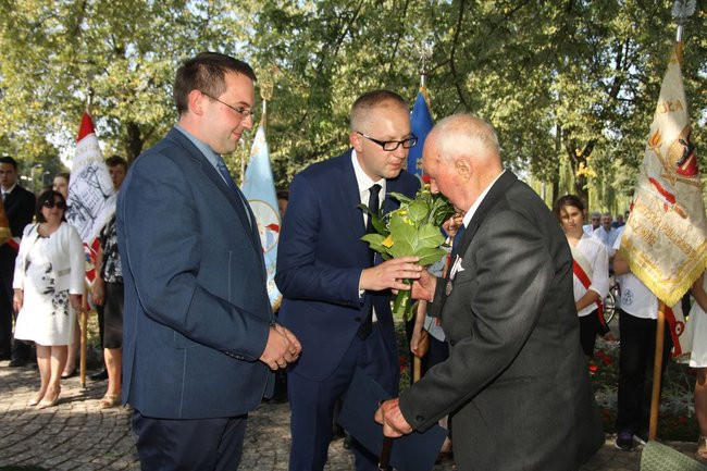 Cześć i chwała Bohaterom (zdjęcia)