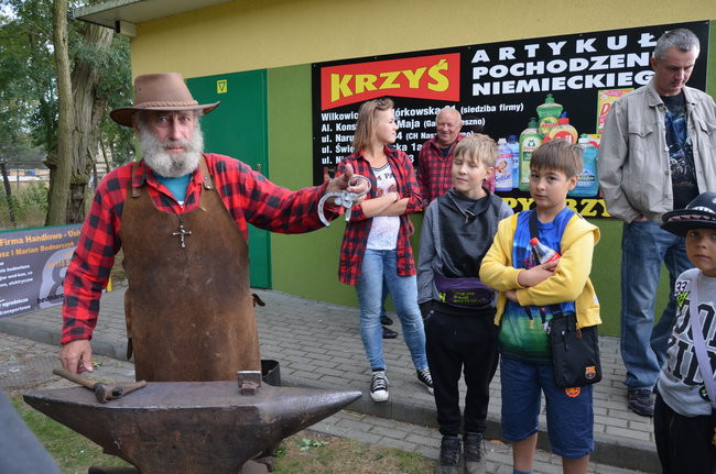 Częstowali i bawili w klimacie dawnej wsi (zdjęcia)