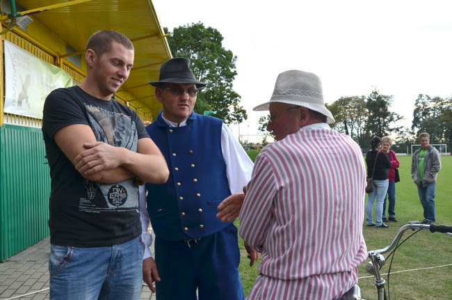 Częstowali i bawili w klimacie dawnej wsi (zdjęcia)
